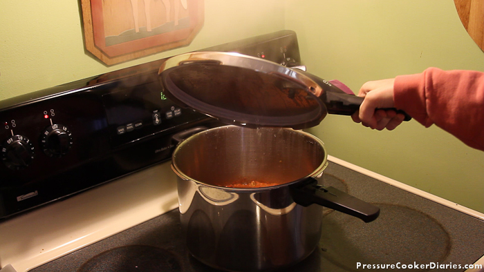 Opening the pressure cooker Opening the pressure cooker